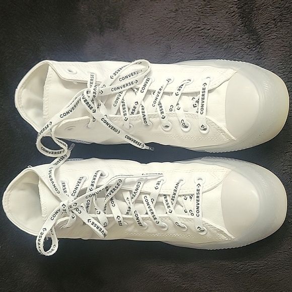 Converse Unisex Men 8.5 Women 10.5 white Chuck Taylor high top with logo laces - Picture 1 of 9